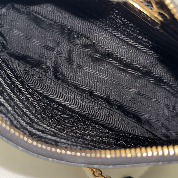 💥Prada Reedition Bag 💼 - Picture 7 of 15